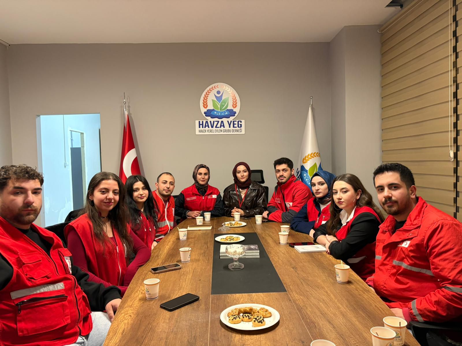 Havza'da Genç Kızılay'dan Çifte Etkinlik: Hem Toplantı Hem Sinema Keyfi