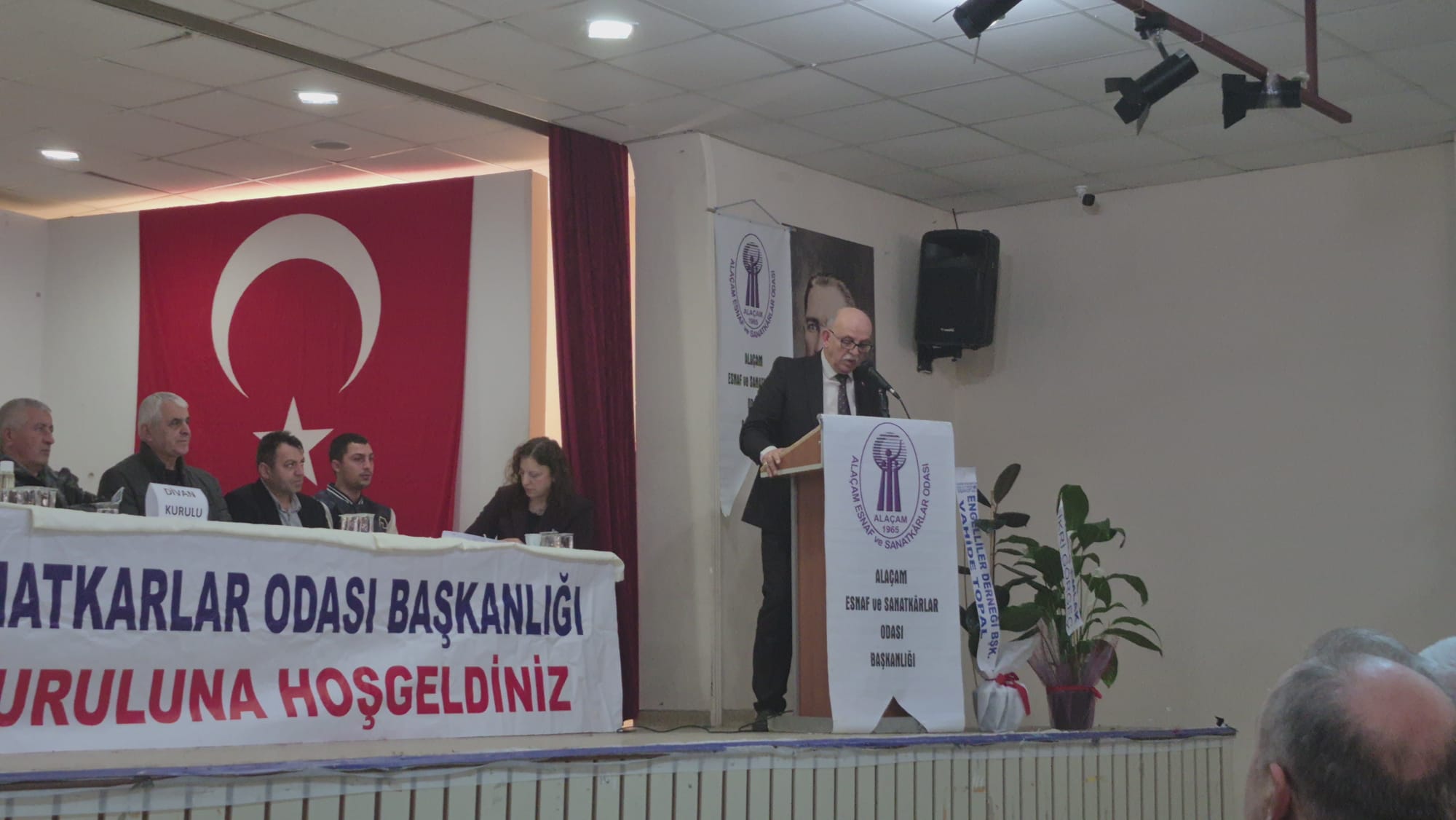 Alaçam'da Esnaf "Özyılmaz" Dedi: Başkan Güven Tazeledi
