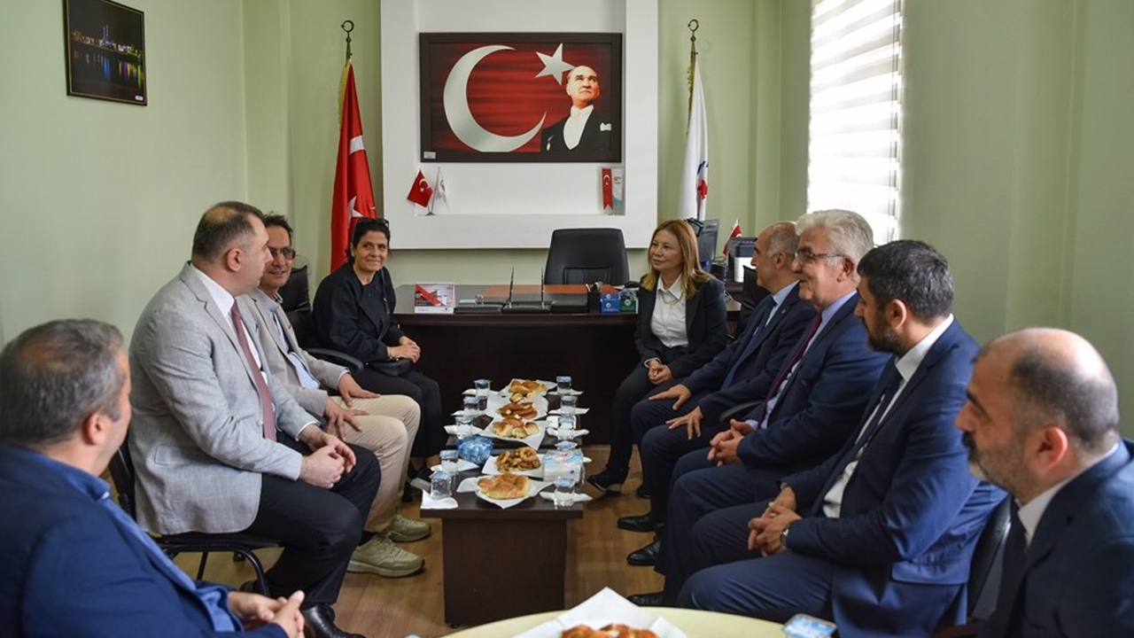Rektör Prof. Dr. Fatma Aydın’dan Çarşamba Ticaret Borsası MYO’ya Ziyaret