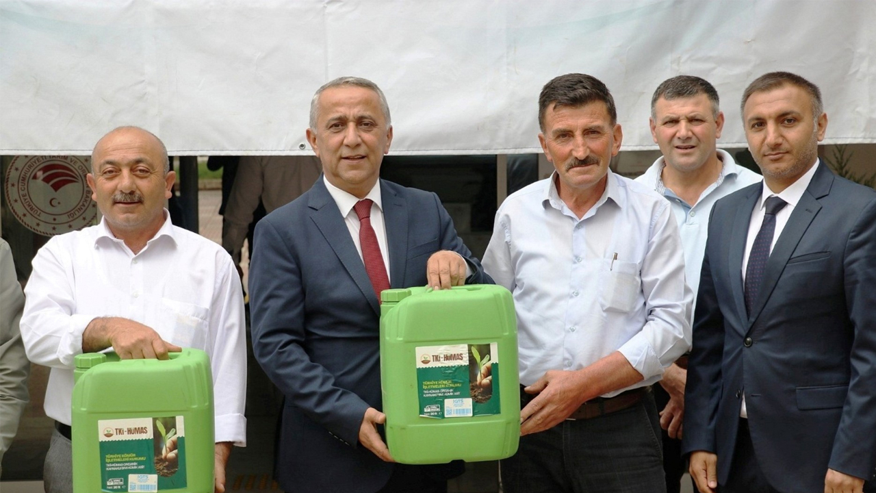Samsun’da Toprak Sağlığı İçin Yeni Adım: TKİ-Hümas Projesiyle Organik Düzenleyici Kullanımı Yaygınlaşıyor