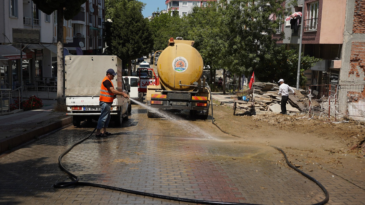 Atakum Belediyesi’nden Yaz Temizliği Mesaisi, Ekipler Sahada