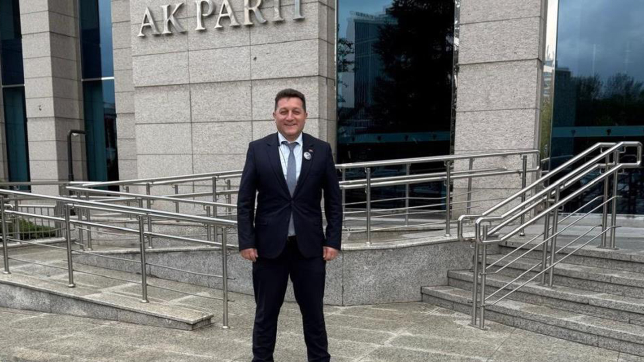 AK Parti Vezirköprü İlçe Başkanı Ali Faik Çamurcu İstifa Etti
