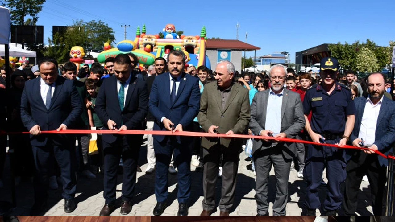 Vezirköprü Kitap Günleri Yoğun Katılımla Başladı