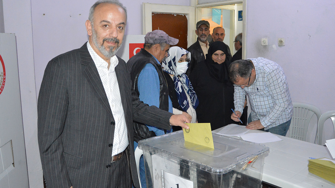 İYİ Parti Havza&#039;da Kongre, Sayim Çalışkan Oy Birliğiyle Yeniden Başkan