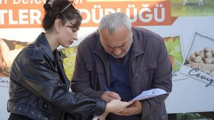 Atakum'da Başkan Türkel, Çiftçilere Karakılçık Buğdayı Tohumu Dağıttı