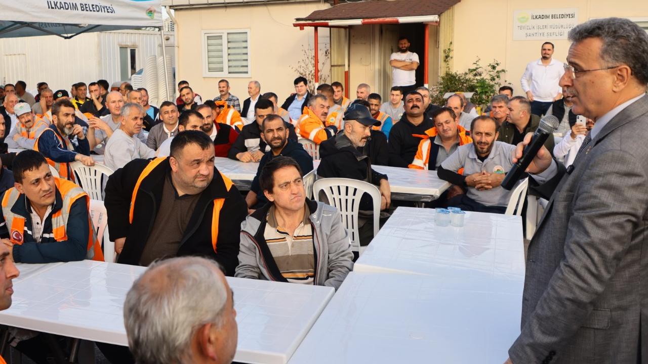 Başkan Kurnaz'dan Temizlik Ekiplerine Sürpriz Ziyaret