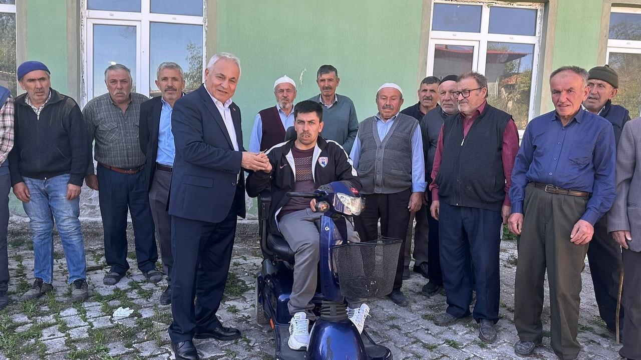 Kavak Belediye Başkanı'ndan Engelli Vatandaşa Akülü Araç