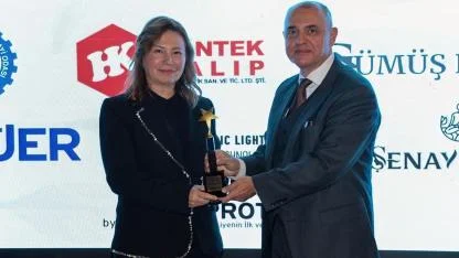 OMÜ Rektörü Prof. Dr. Fatma Aydın'a Avrupa'da "Yılın Üstün Başarı Ödülü"nün Sahibi Oldu