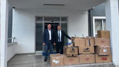 Vezirköprü'de İhtiyaç Sahibi Öğrencilere Ayakkabı Desteği