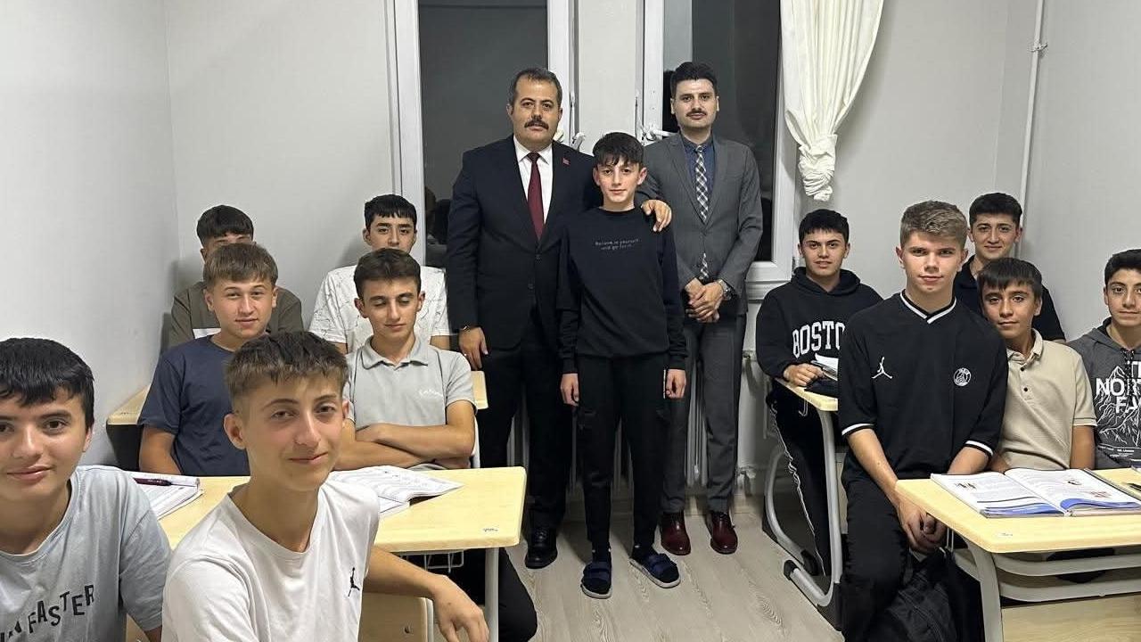 Vezirköprü'de Protokolden Öğrenci Pansiyonuna Sürpriz Ziyaret