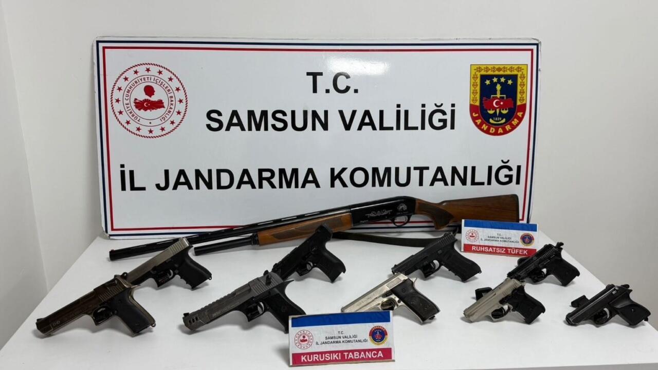 Vezirköprü&#039;de Sosyal Medya Operasyonu, Silahla Ateş Eden 10 Kişi Yakalandı