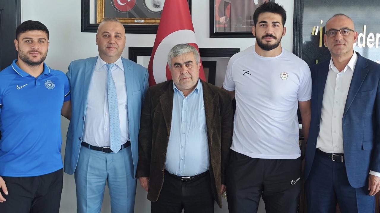 Yakakentli Milli Sporcu Mustafa Olgun'dan Büyük Başarı: Grekoromen'de Dünya İkincisi