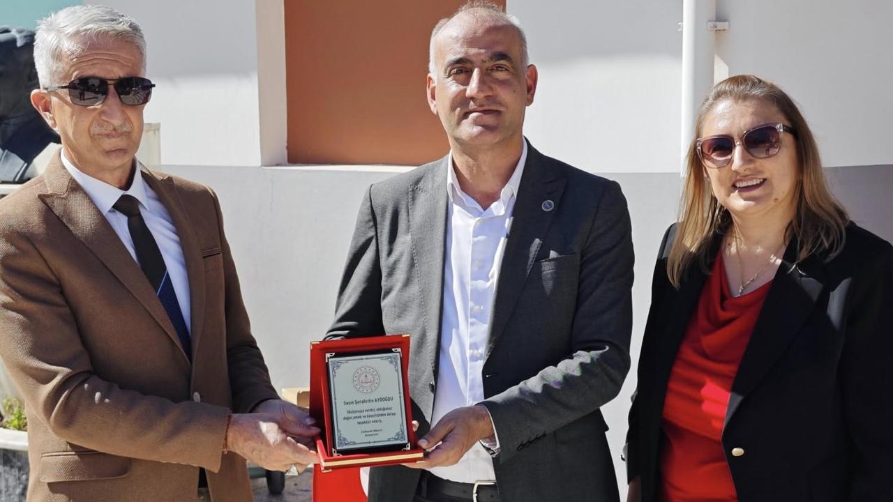 Yakakent'te Minik Öğrencilerin Sevincine Ortak Oldu