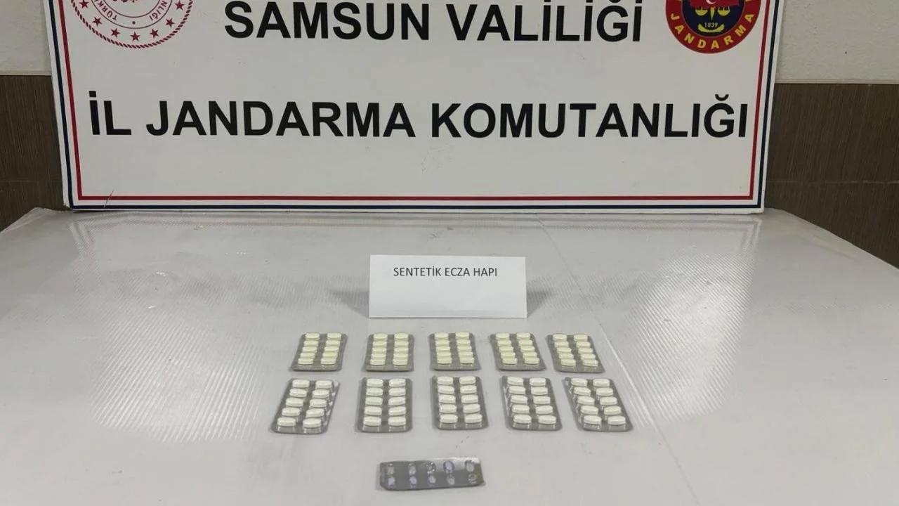 Çarşamba&#039;da Şüphelinin Üzerinde 110 Uyuşturucu Hap Çıktı