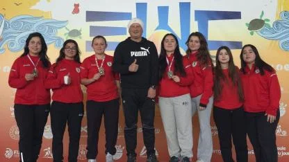 Samsunspor Raffa Büyük Bayanlar Türkiye Şampiyonu: Mersin'de Kupa Coşkusu!