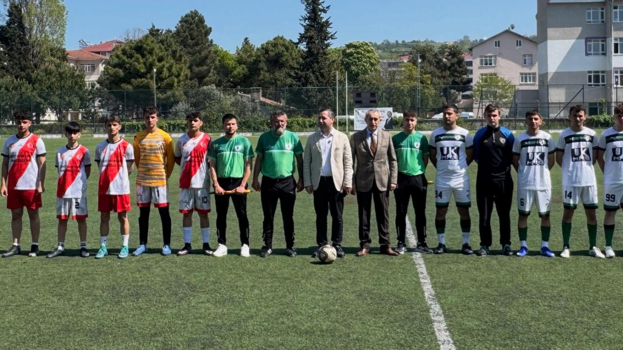 ALAÇAM BELEDİYESİ LİSELER ARASI FUTBOL TURNUVASI BAŞLADI