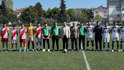 ALAÇAM BELEDİYESİ LİSELER ARASI FUTBOL TURNUVASI BAŞLADI